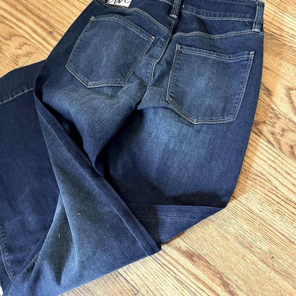Wide Leg Boho  5 Pocket Best Fitting Jeans in a Dark Wash - Picture 8 of 8